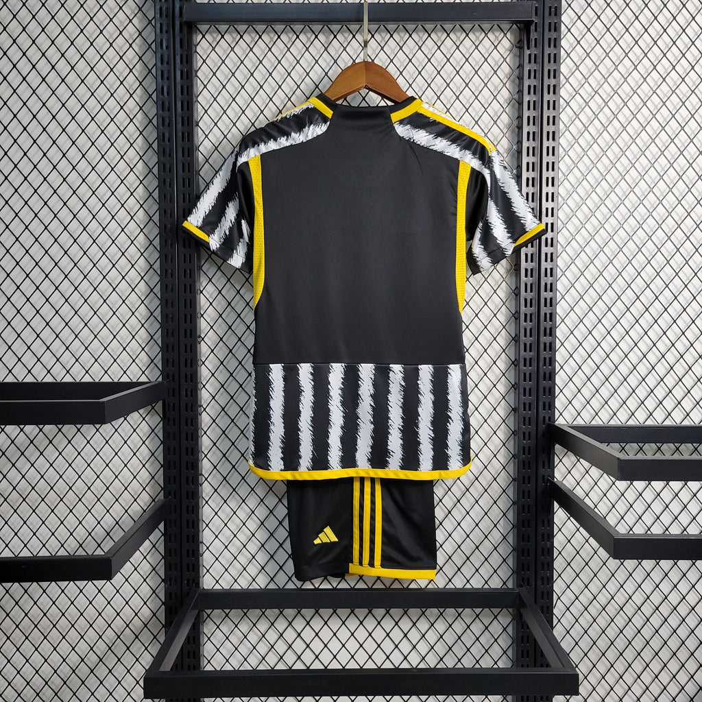 Juventus 2023/24 Primera equipacion (Mini Conjunto)
