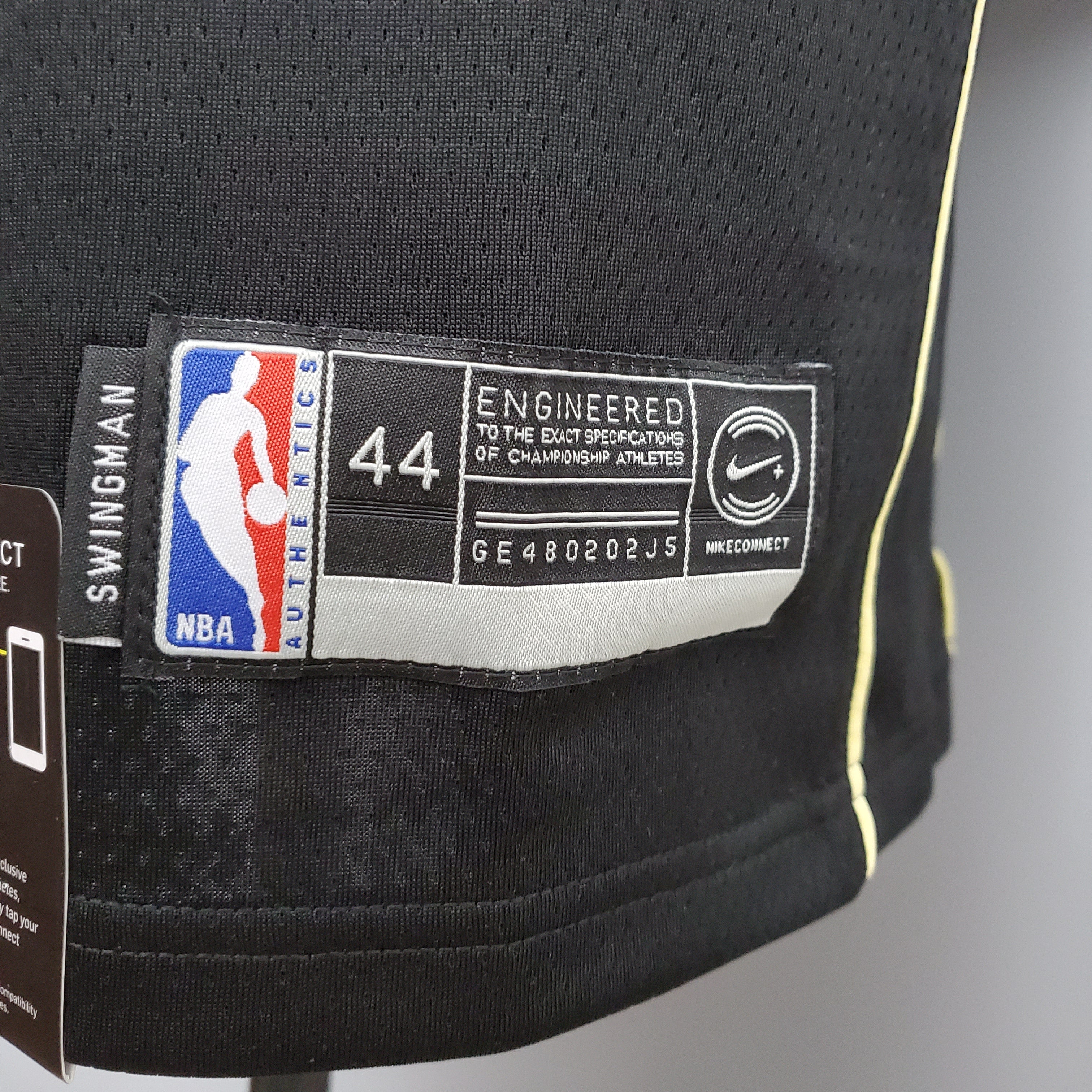 Milwaukee Bucks (black jersey)