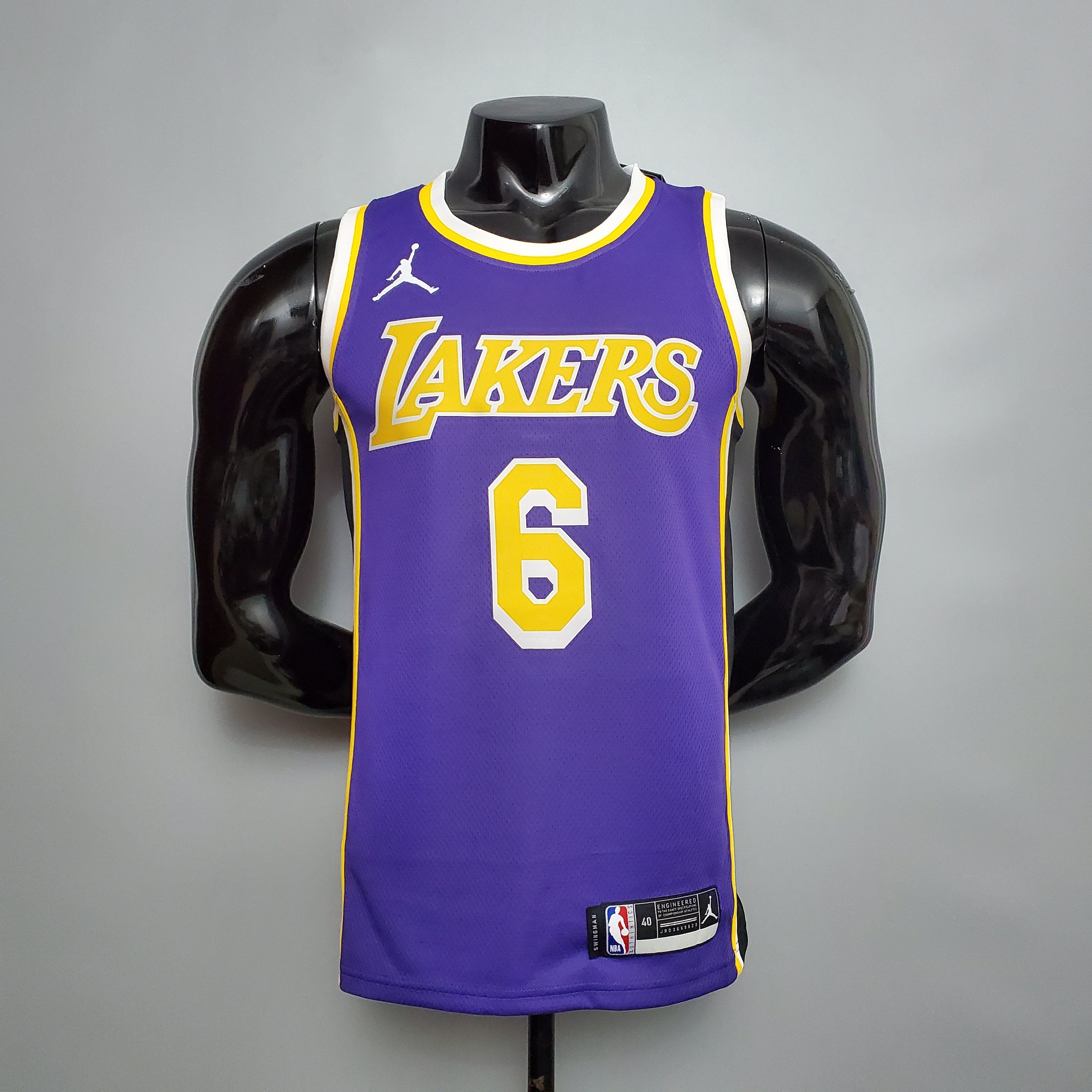 Los Angeles Lakers (purple round)