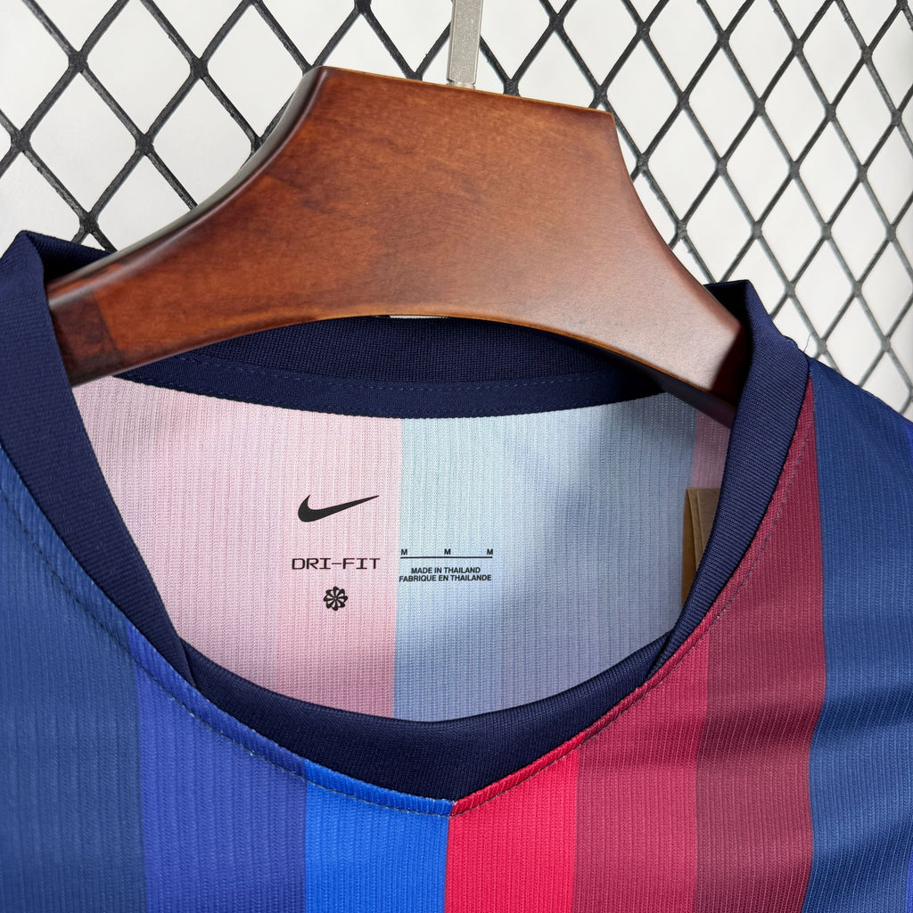 FC Barcelona 2026/27 (Primera equipación)