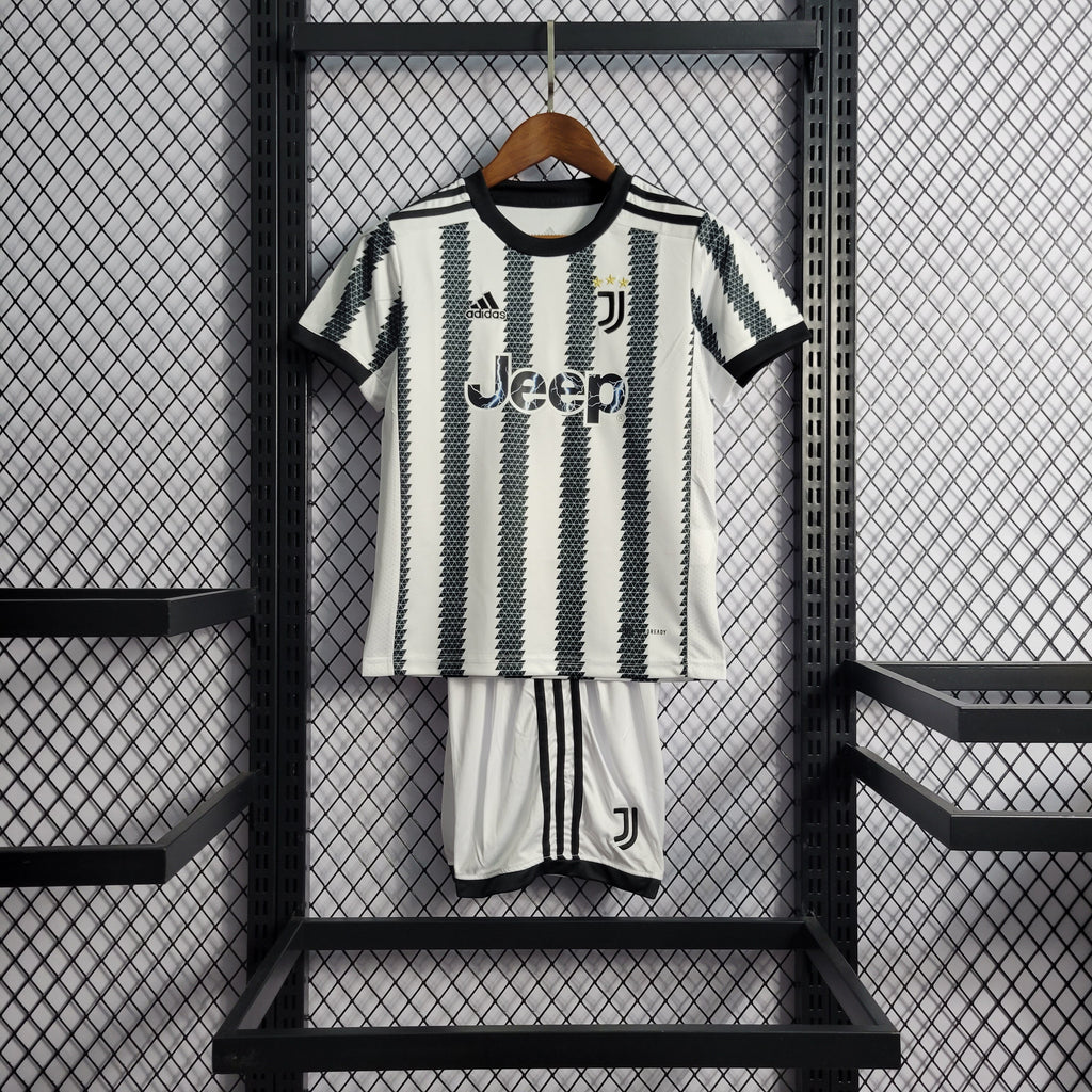 Juventus 2022/23 Primera equipacion (Mini Conjunto)