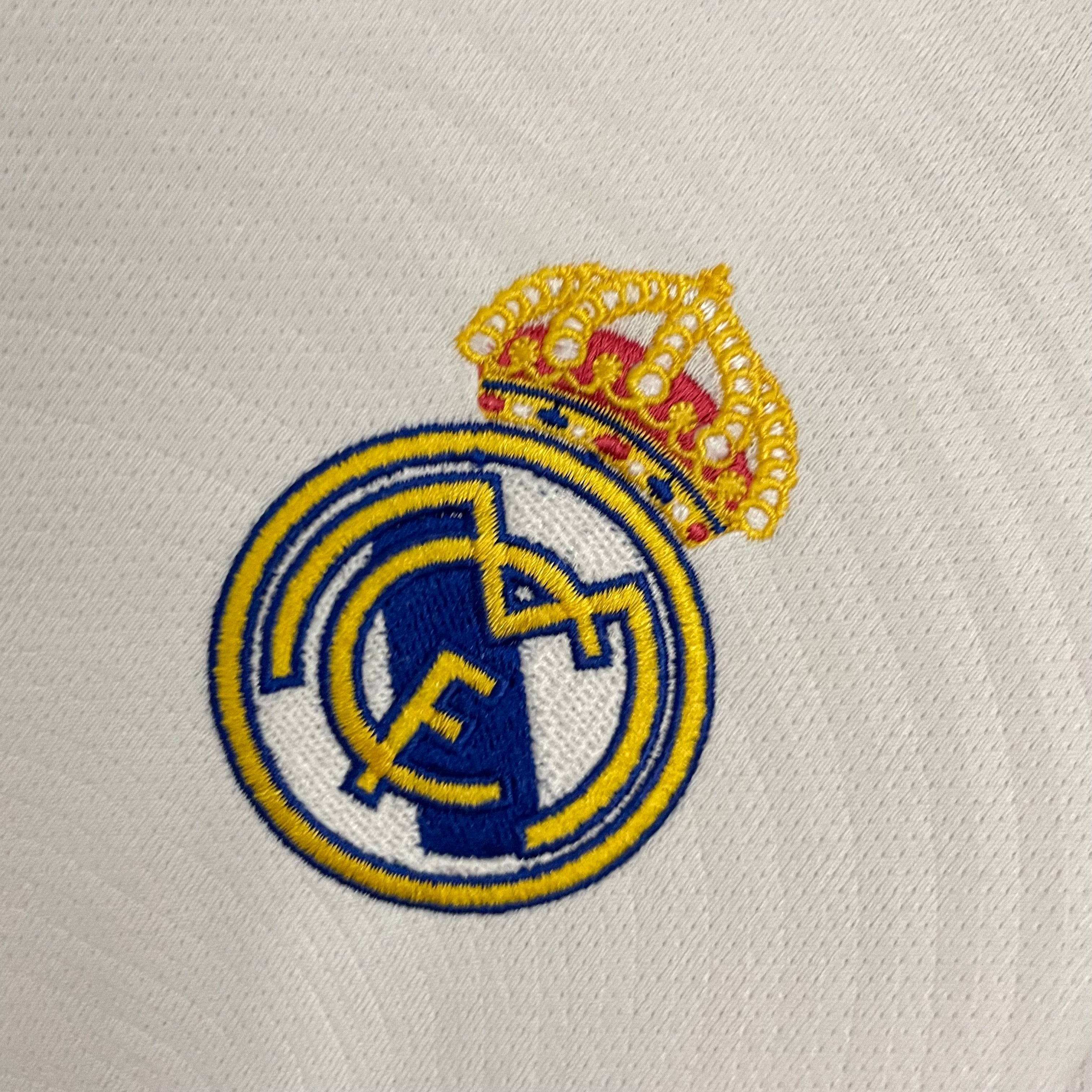 Real Madrid 2021/22 Primera equipación (Mini conjunto)