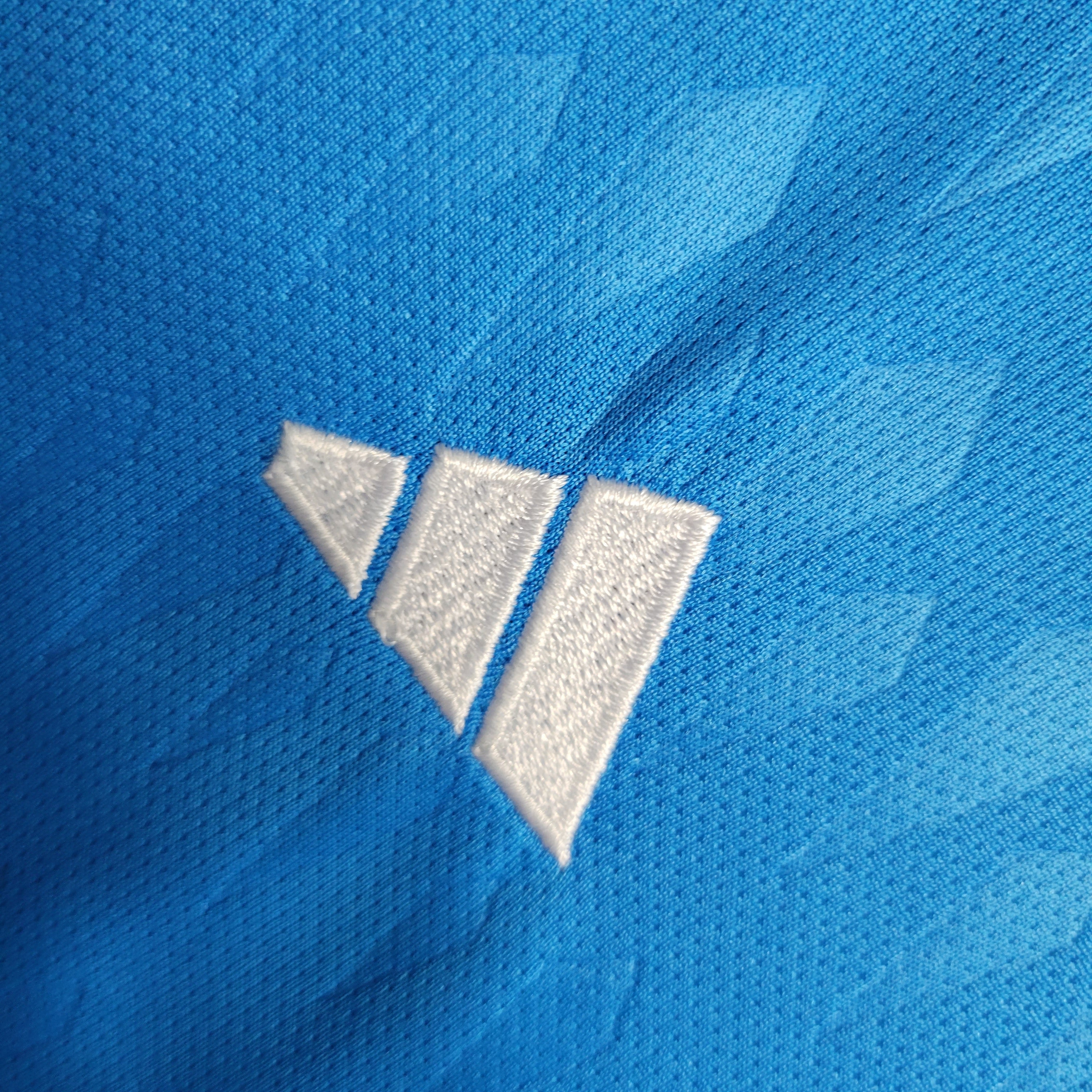 Real Madrid edicion Blue 2023/24 (mini conjunto)