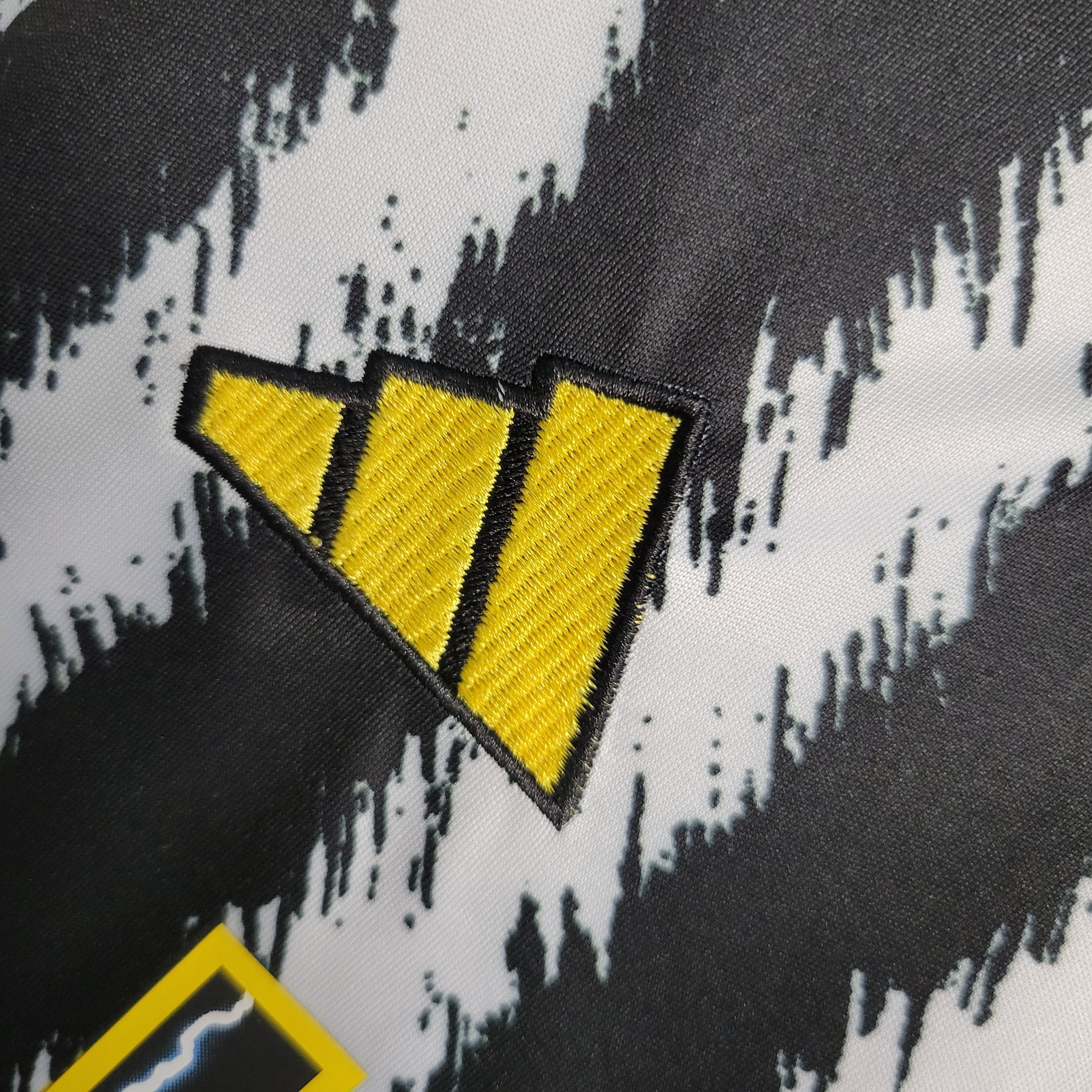 Juventus 2023/24 Primera equipacion (Mini Conjunto)