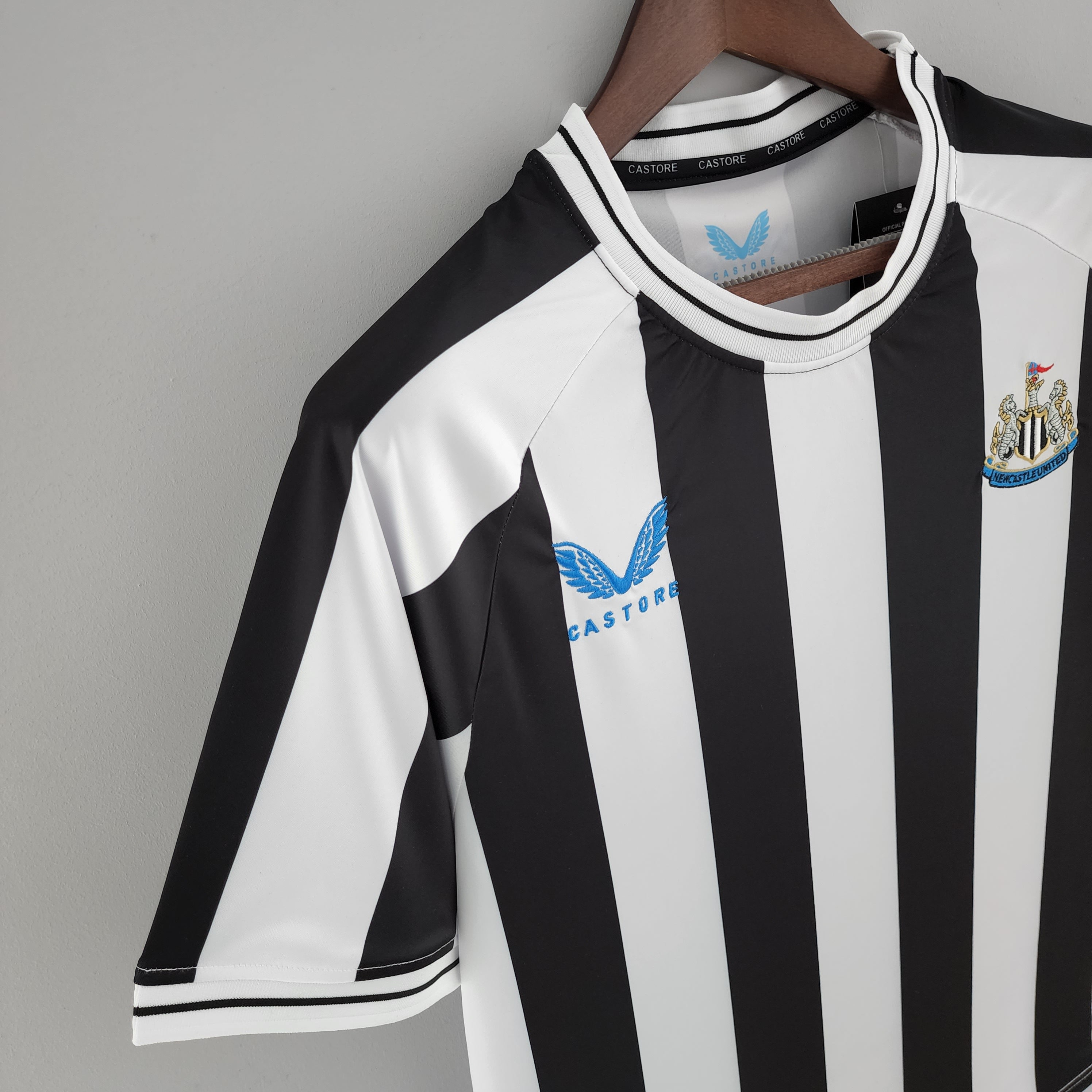 Newcastle 2022/23 (Primera equipación)