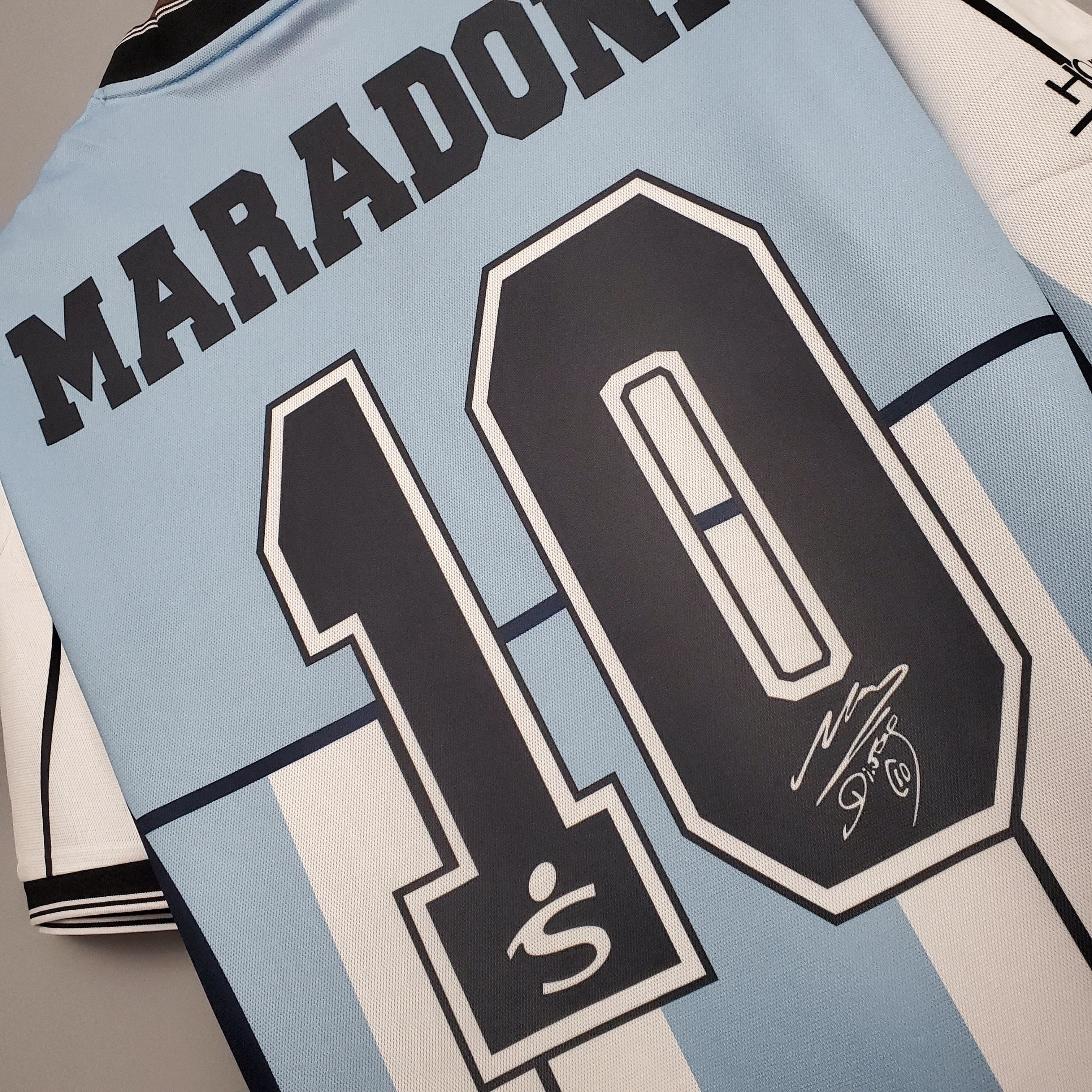 Retro Argentina 2001 (Homenaje Diego Maradona)