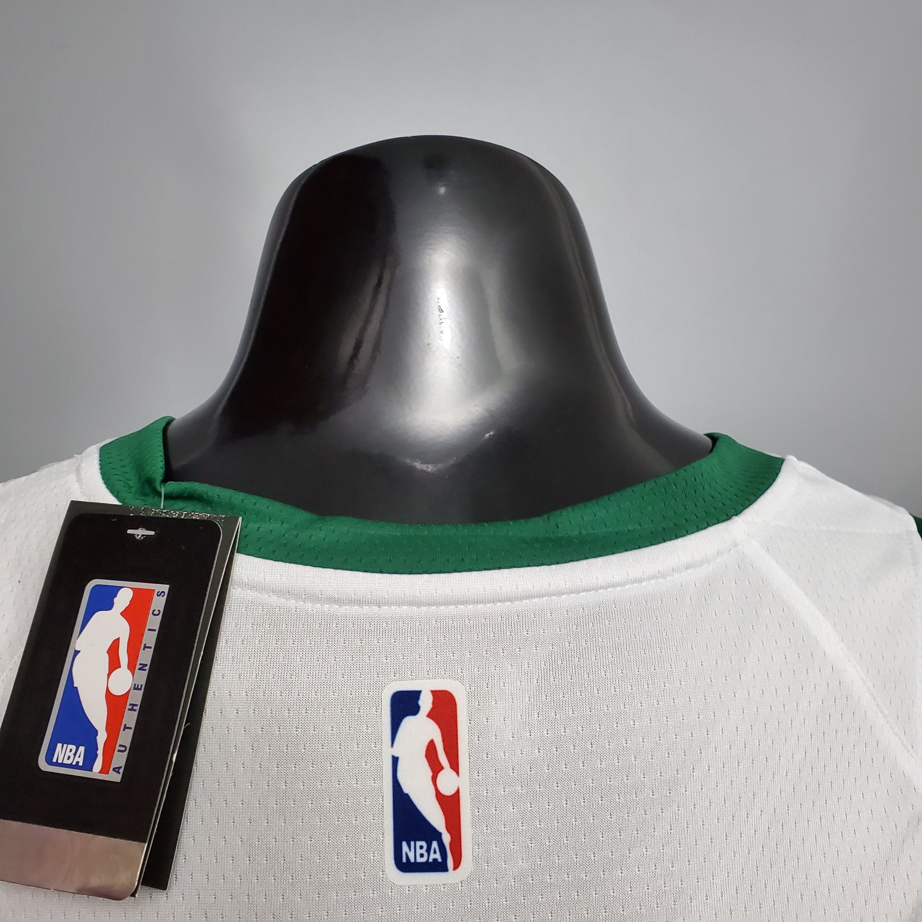 Milwaukee Bucks (white jersey)