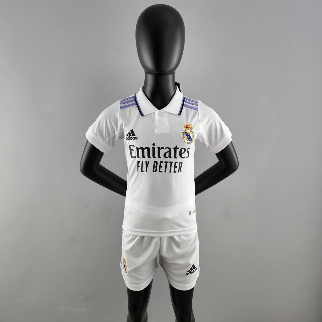 Real Madrid 2022/23 Primera equipación (Mini Conjunto)