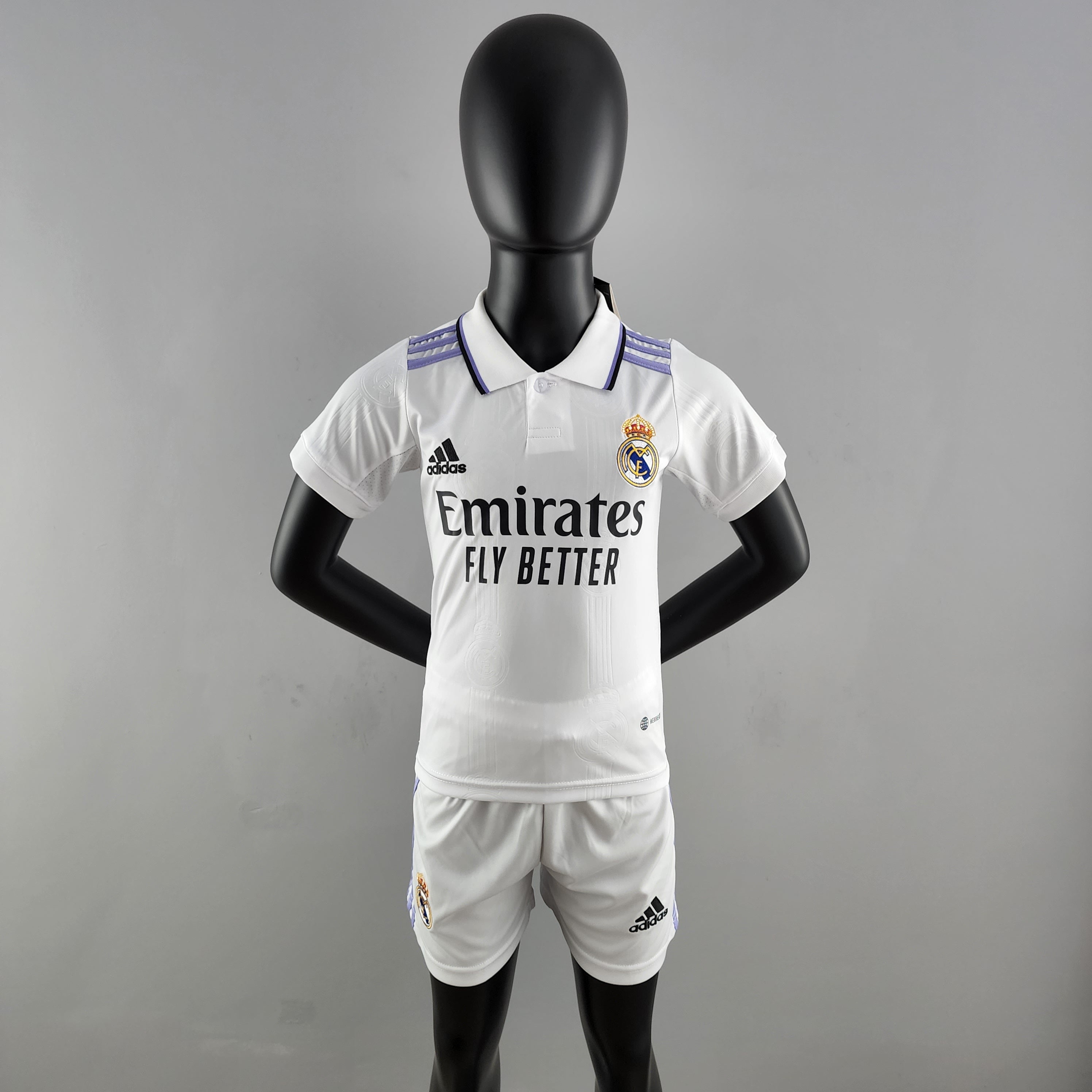 Real Madrid 2022/23 Primera equipación (Mini Conjunto)
