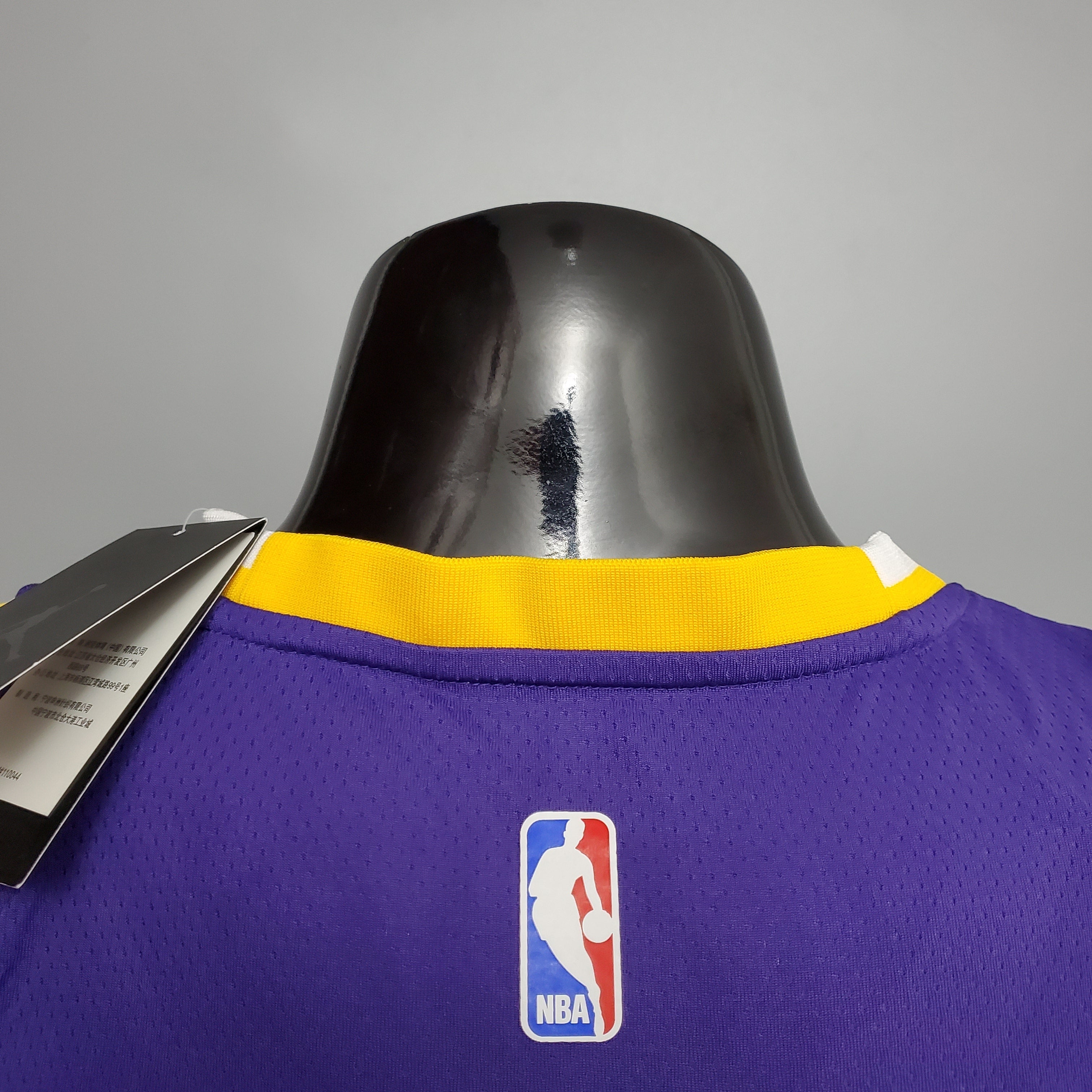 Los Angeles Lakers (purple round)