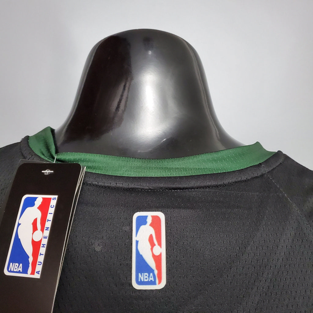 Milwaukee Bucks (black jersey)