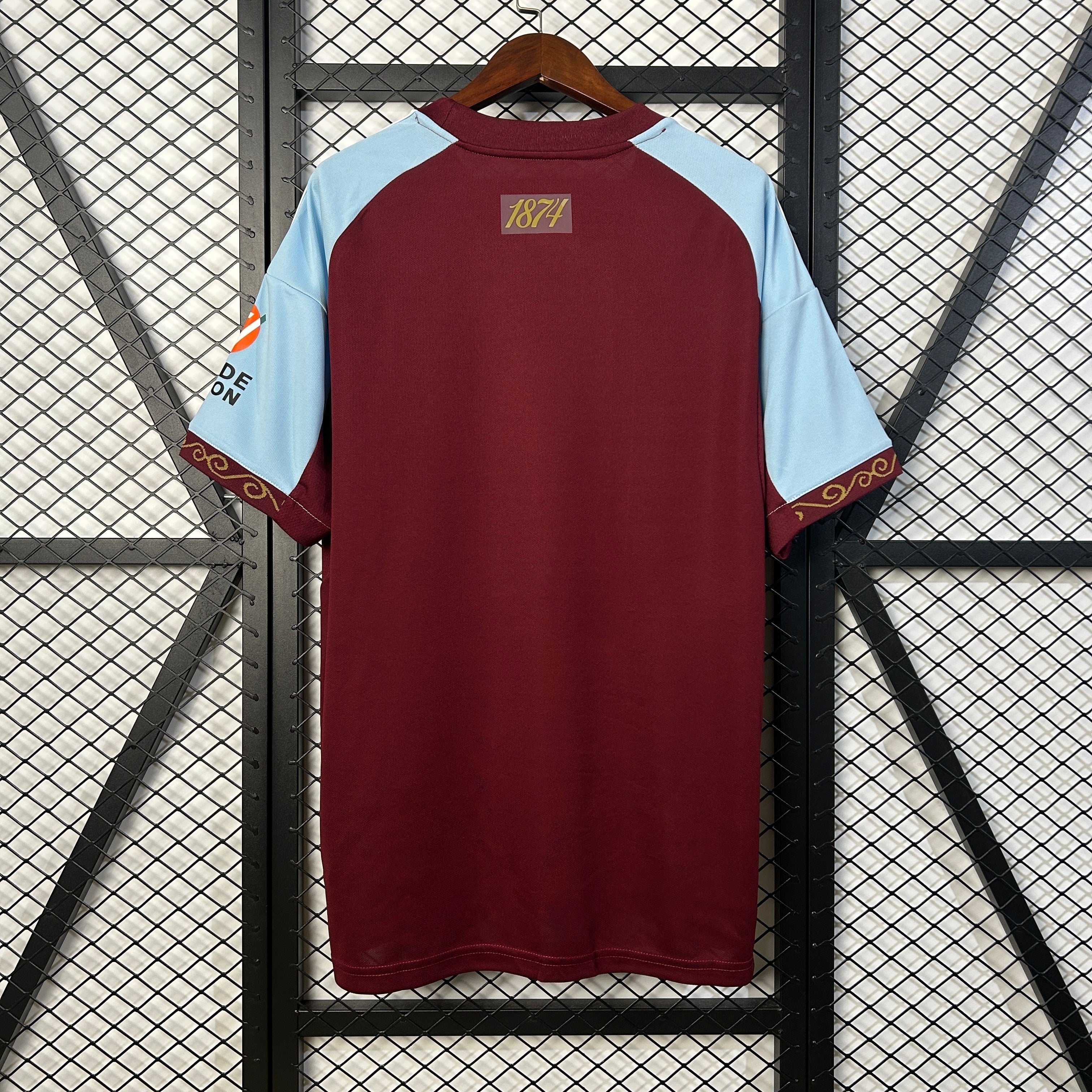 Aston Villa 2025/26 (Primera equipación)