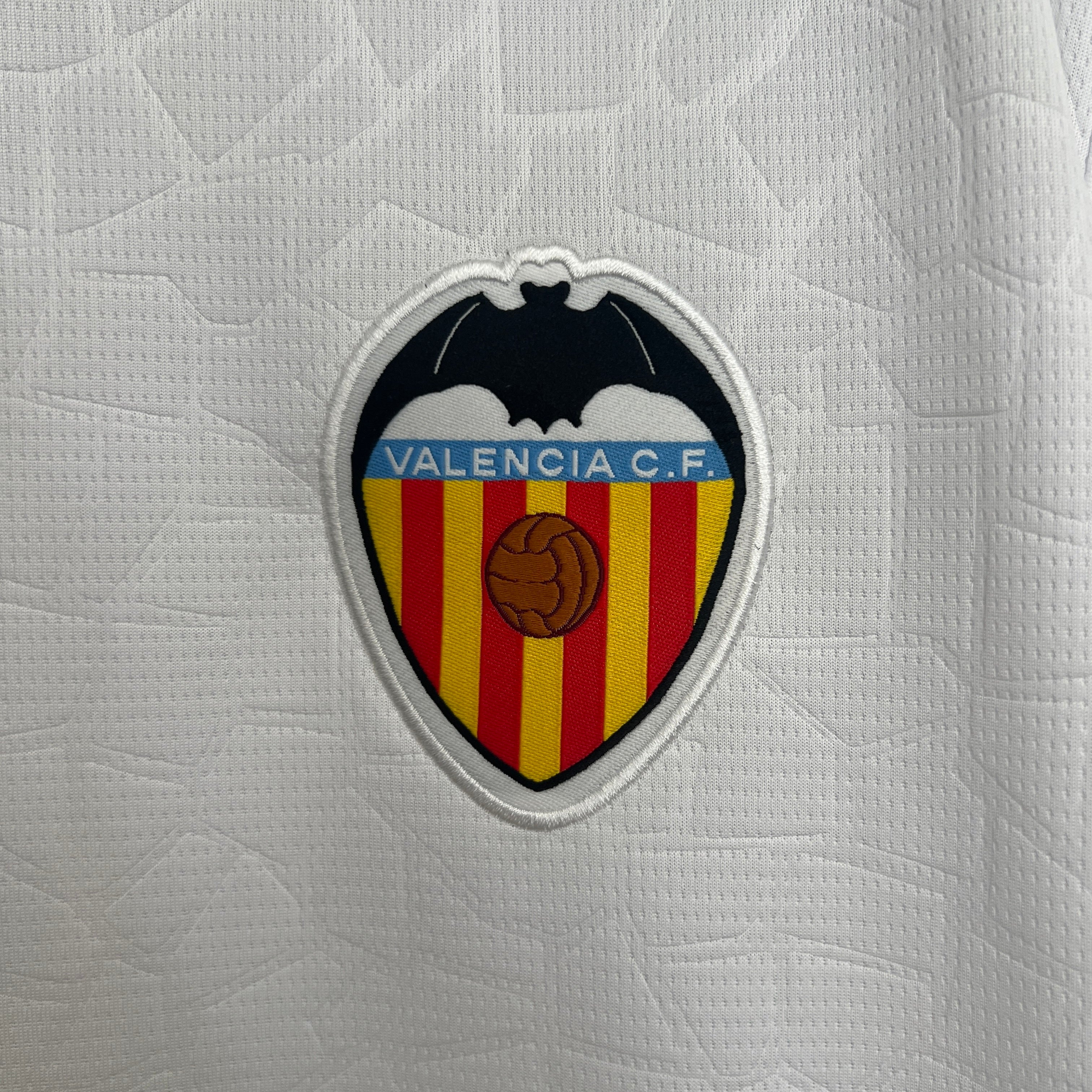 Valencia 2025/26 (Primera equipación)