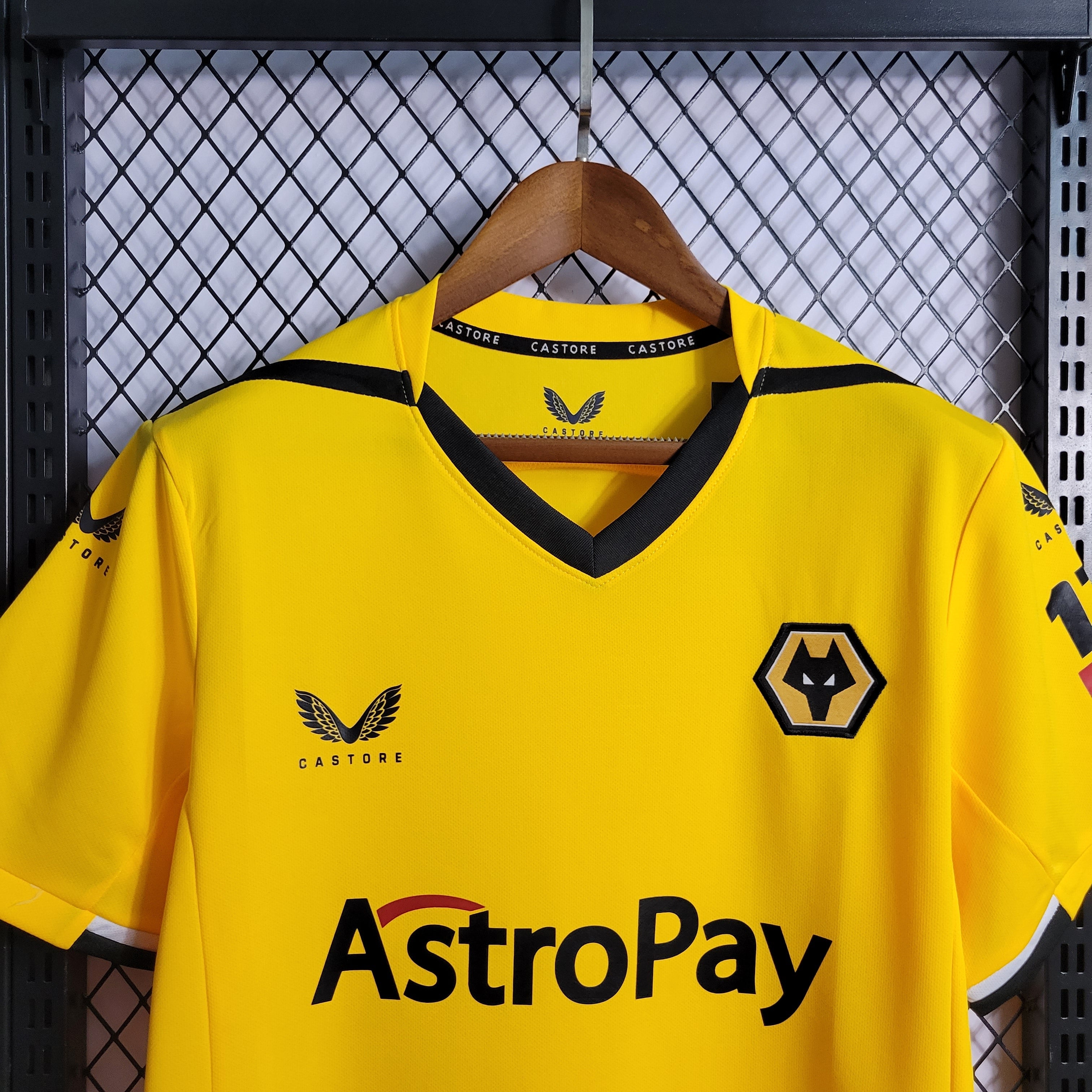 Wolverhampton 2022/23 (Primera equipación)