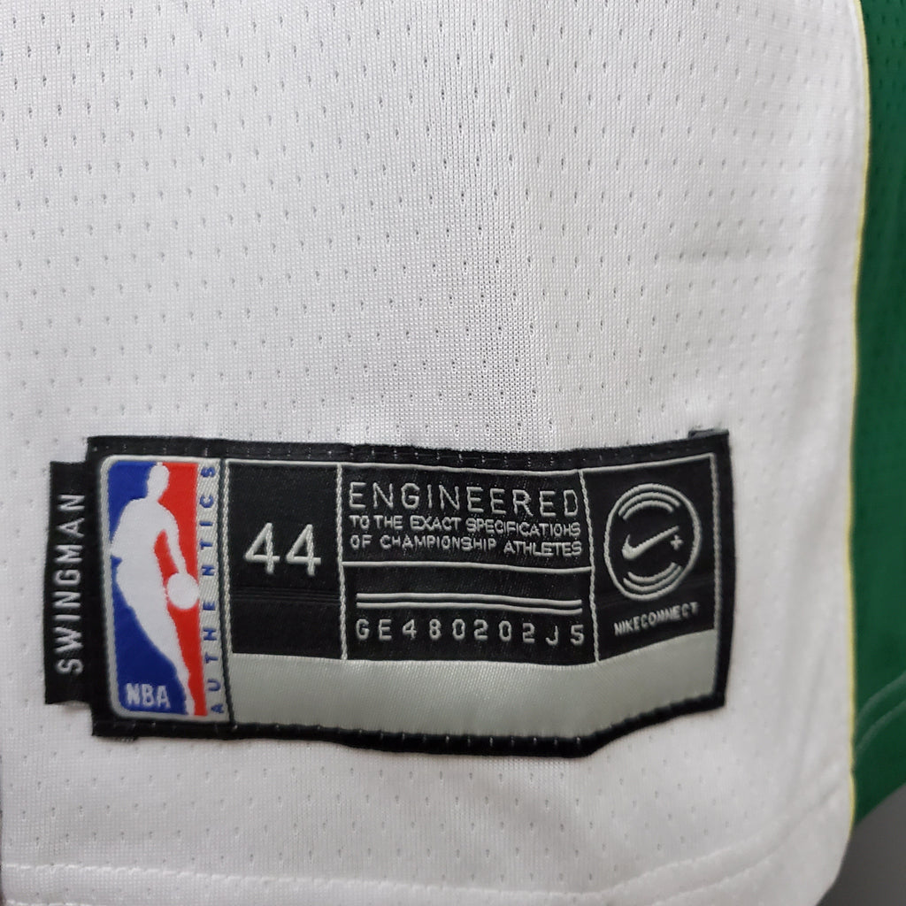 Milwaukee Bucks (white jersey)