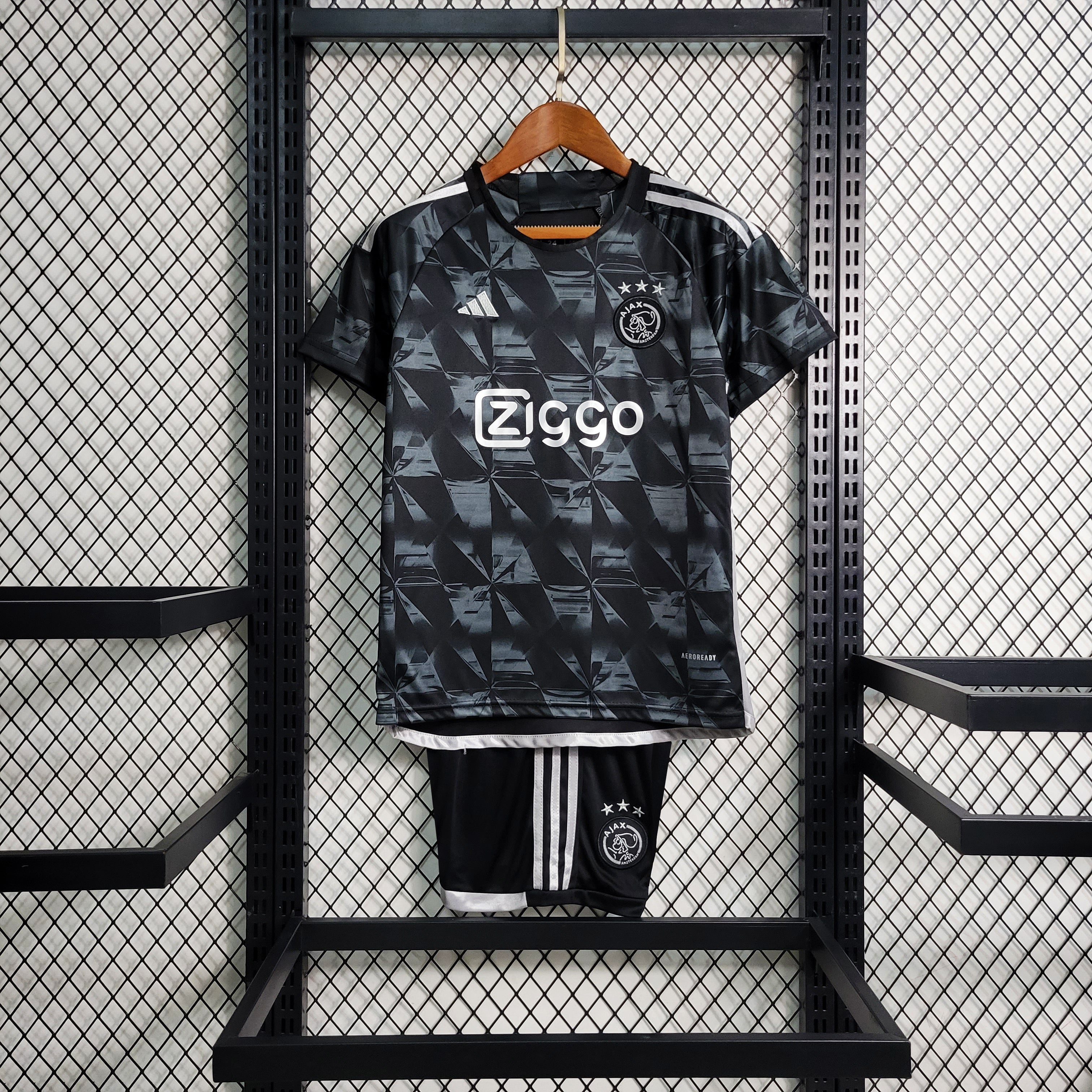 Ajax edición Negra 2023/24 (Mini conjunto)