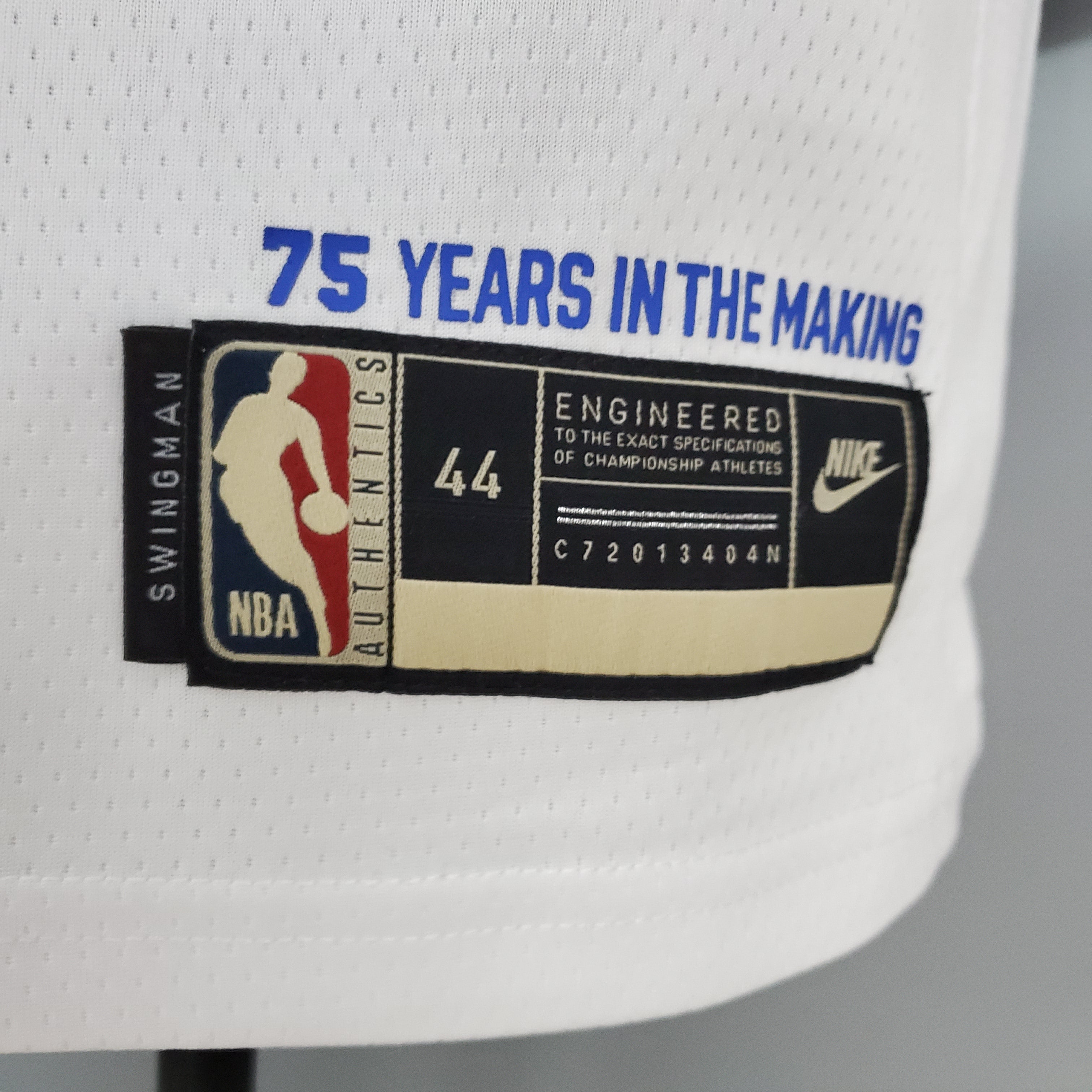 New York Knicks (anniversary white)