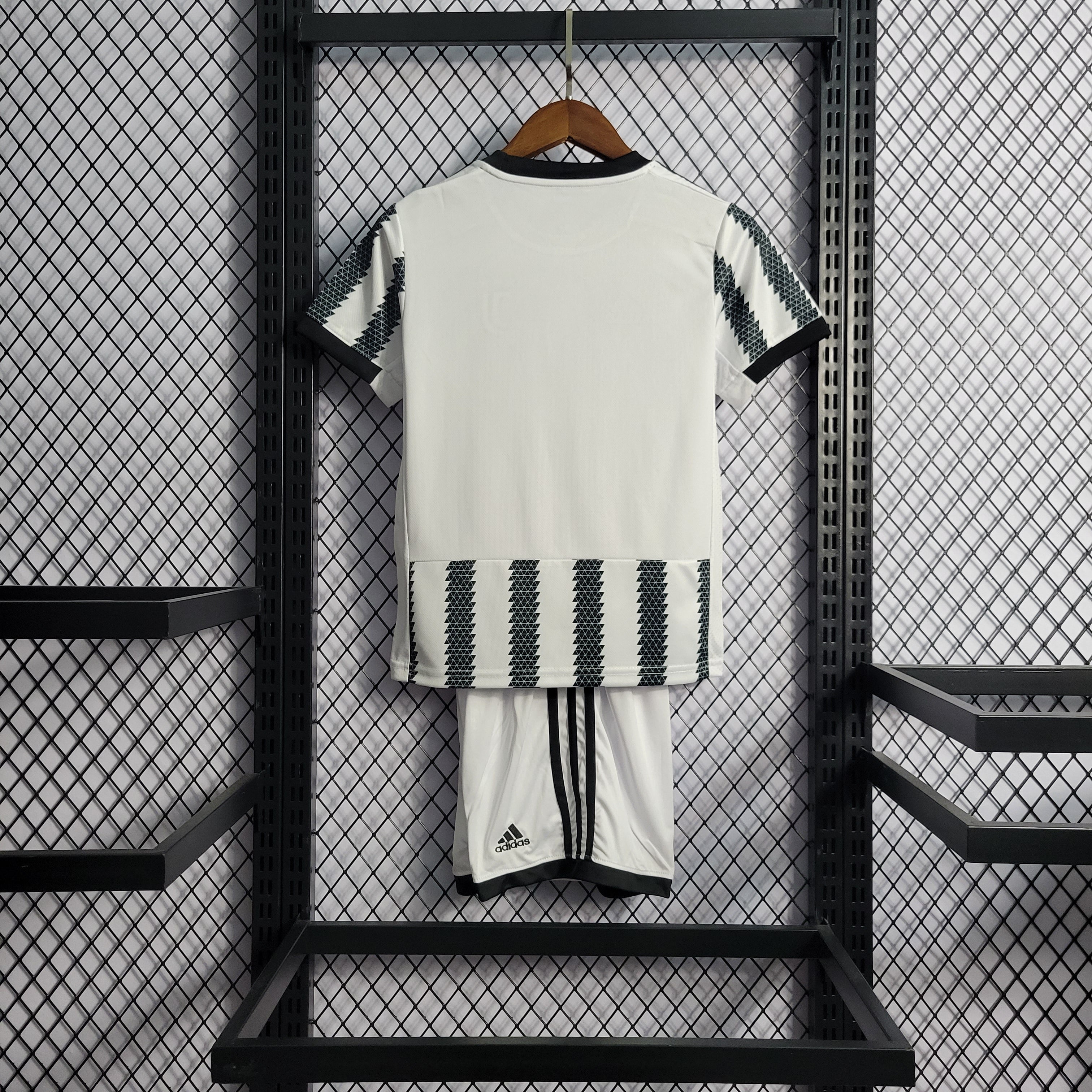 Juventus 2022/23 Primera equipacion (Mini Conjunto)