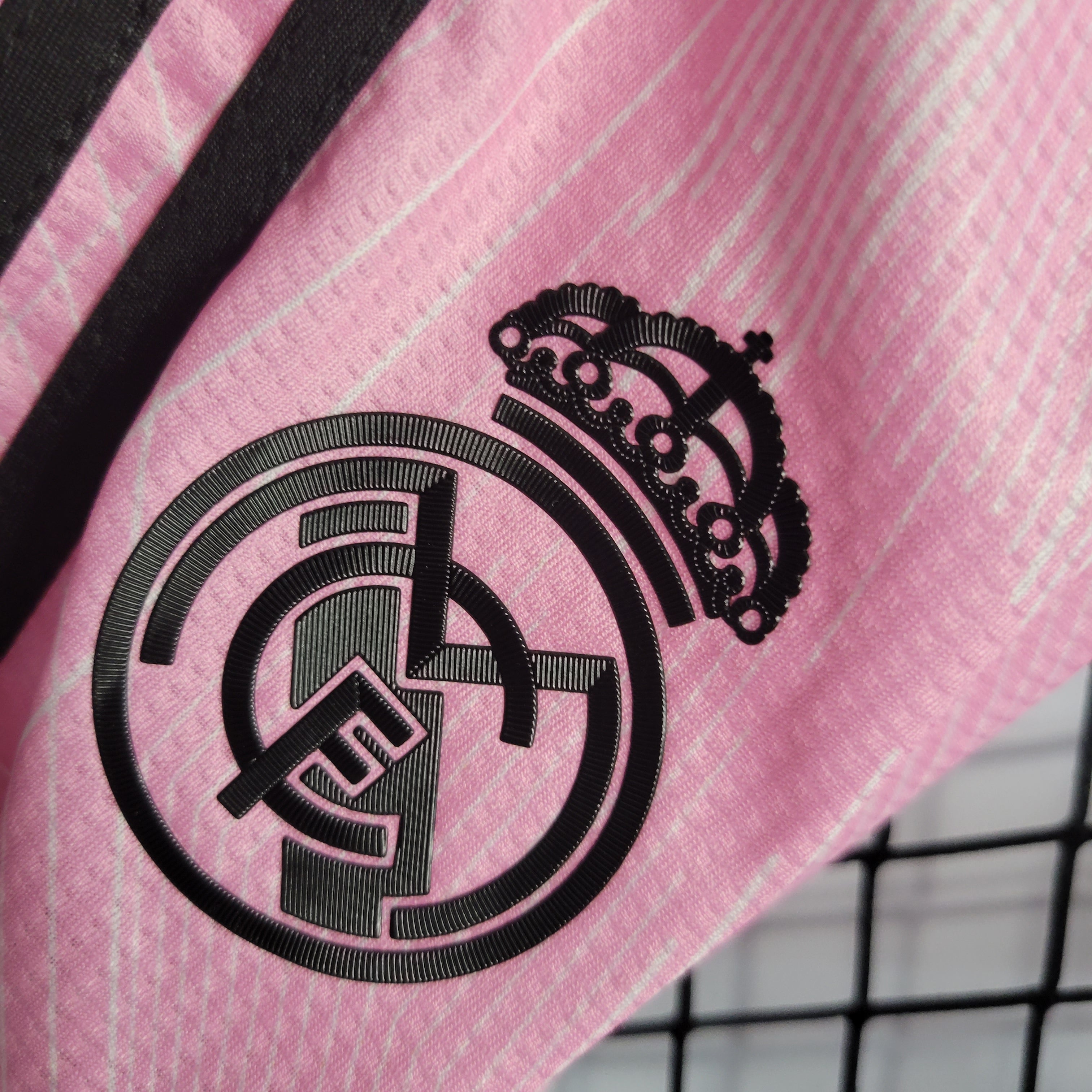 Real Madrid 2022/23 (Edicion Pink) (Mini Conjunto)