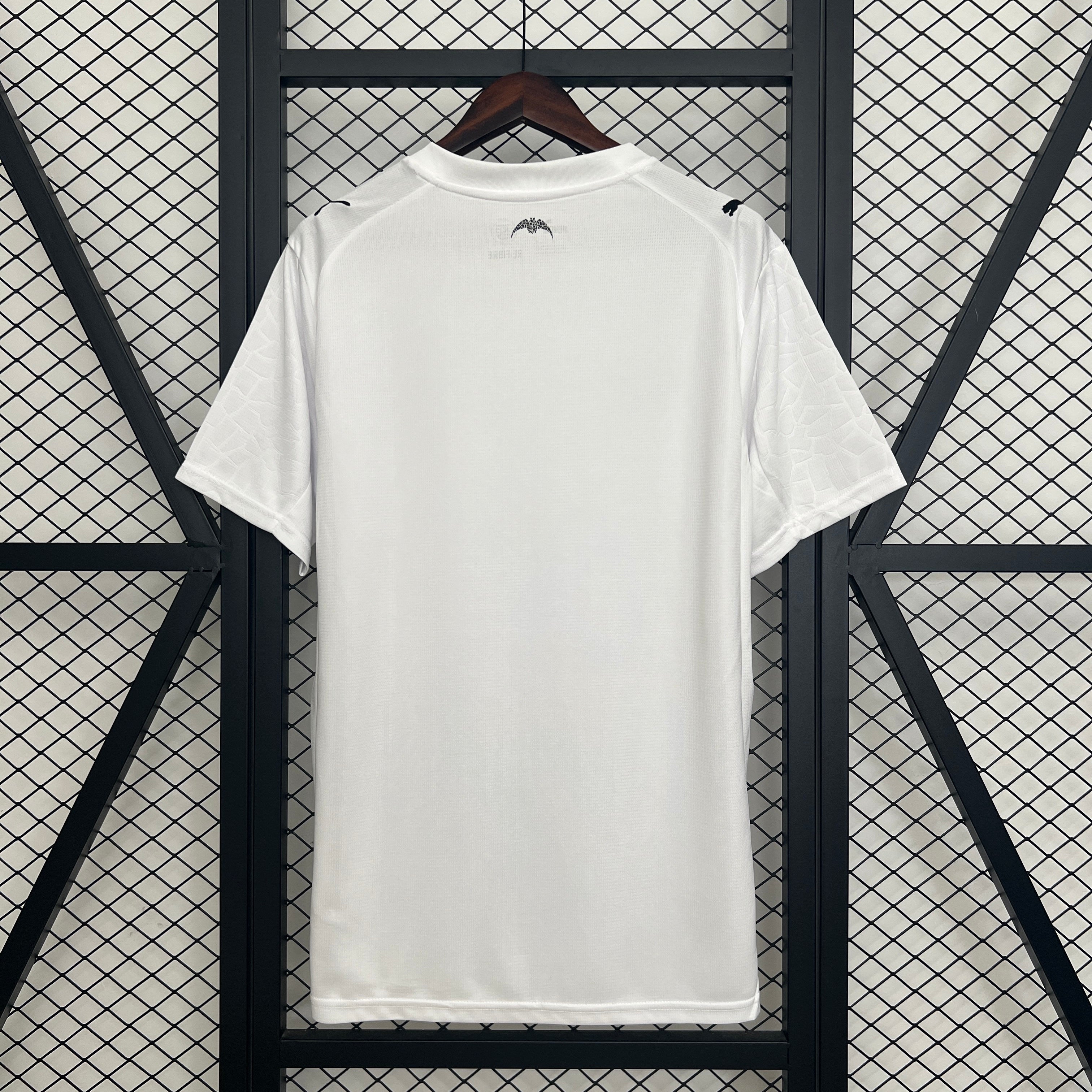 Valencia 2025/26 (Primera equipación)