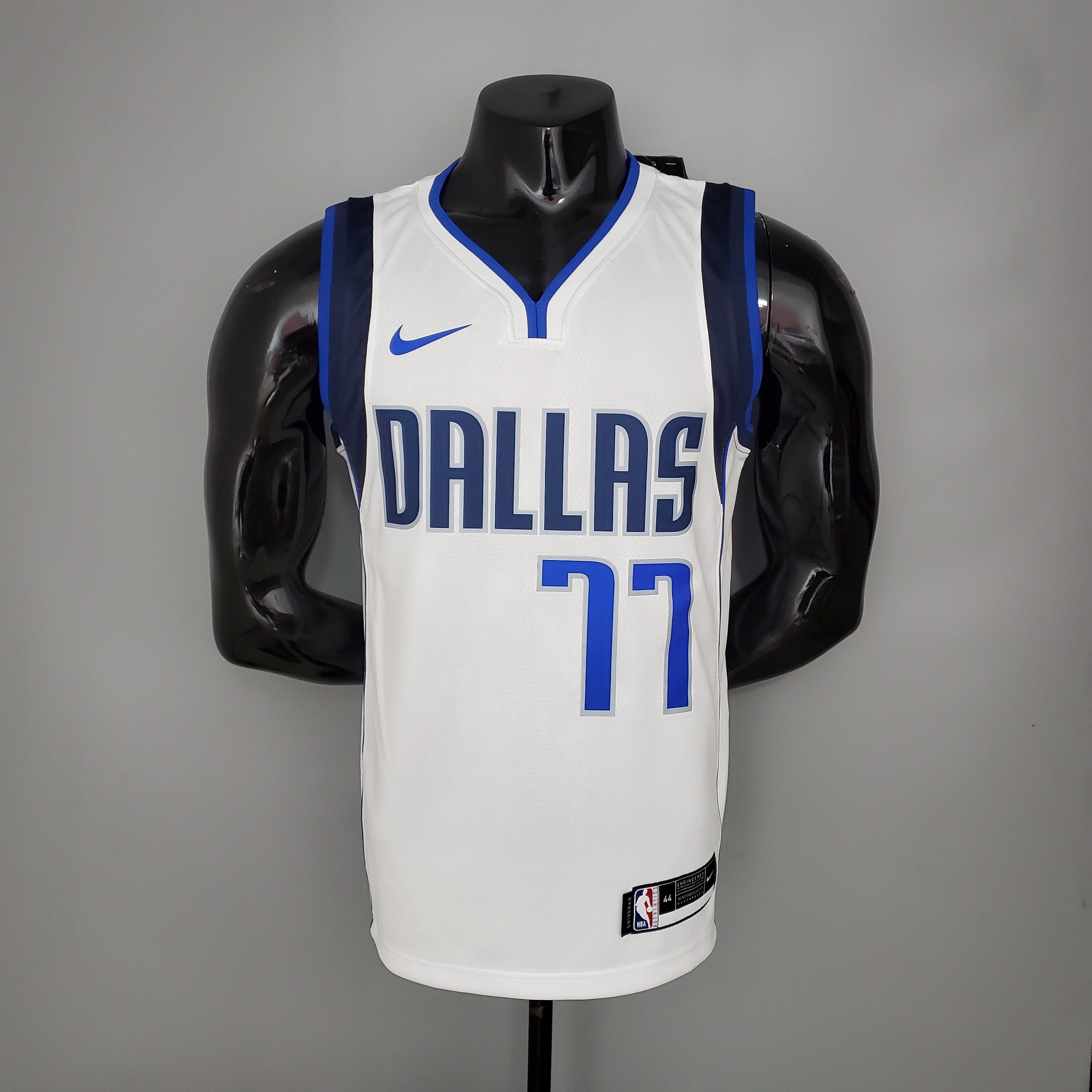 Dallas Maverick (lone ranger home white)